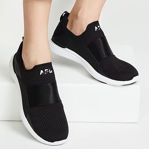 APL Women’s TECHLOOM Bliss Sneakers BLACK Size 9
